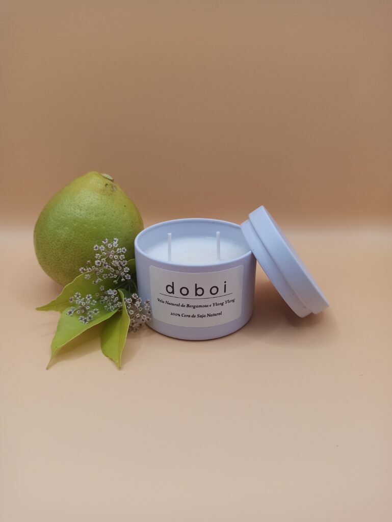 Vela natural de Bergamota e Ylang-Ylang